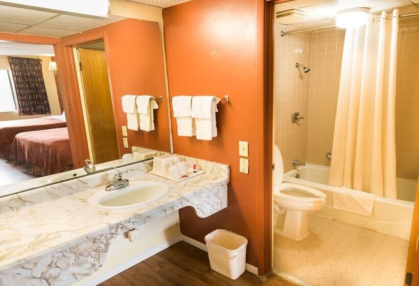 فندق على الطريق Rodeway Inn