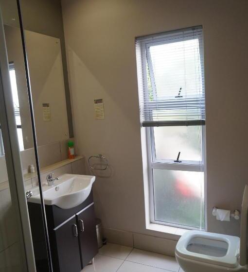 פנסיון 314 On Clark Guest House