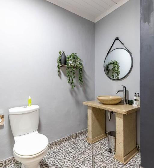 Пансион La Roca Guest House