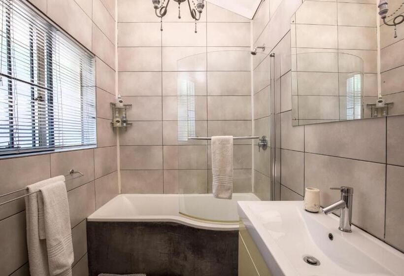 Пансион La Roca Guest House