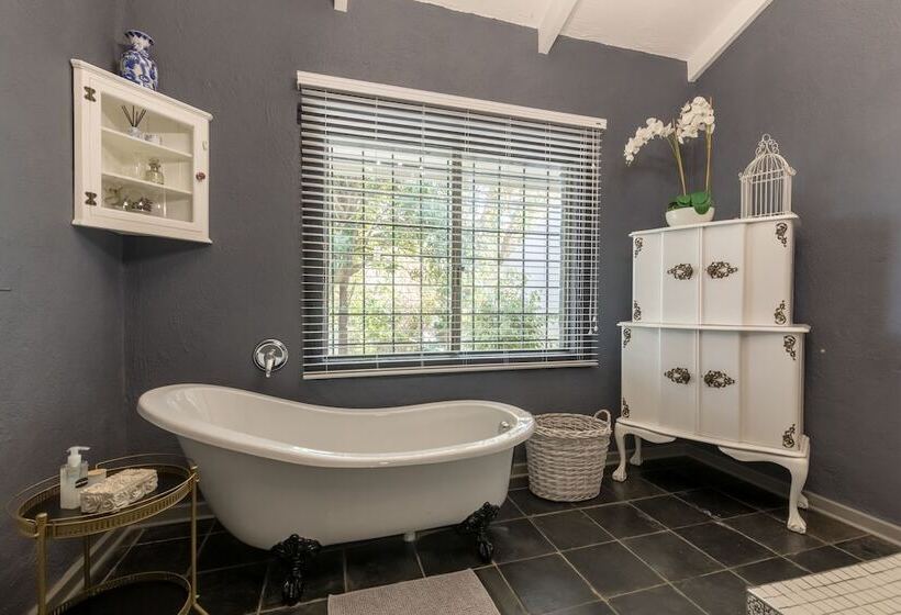 Пансион La Roca Guest House