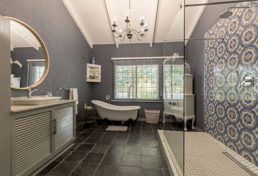 Пансион La Roca Guest House