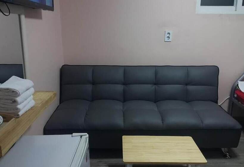 پانسیون Mk Liberty House