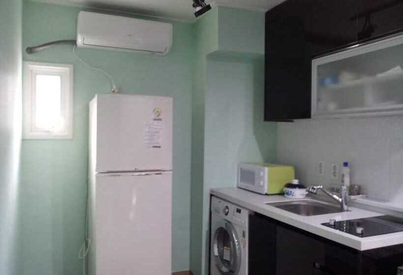 پانسیون Mk Liberty House