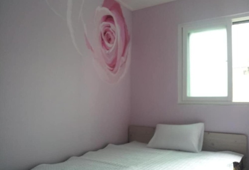 پانسیون Mk Liberty House