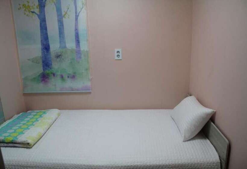 پانسیون Mk Liberty House