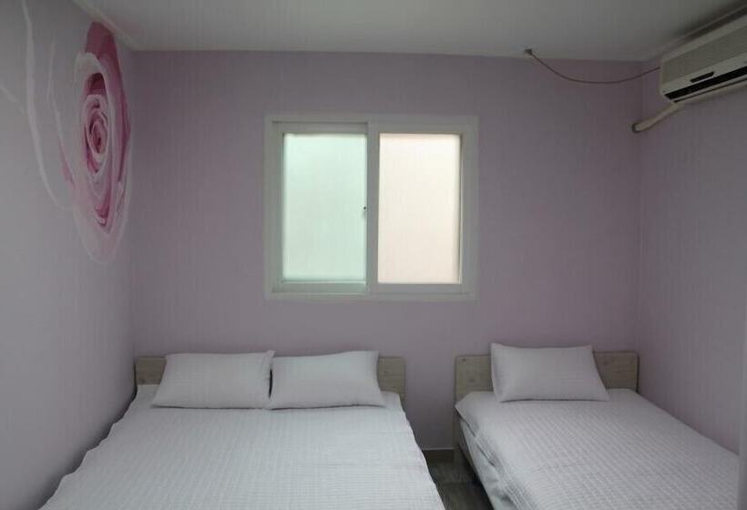 پانسیون Mk Liberty House