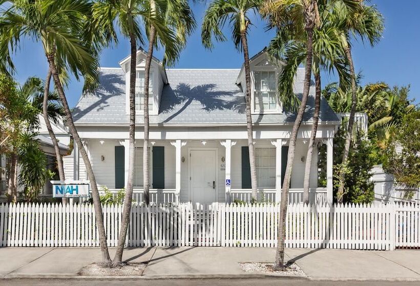 ペンション Nyah   Adult Exclusive