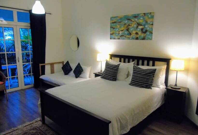پانسیون Rumah Putih Near Klia & Xiamen University