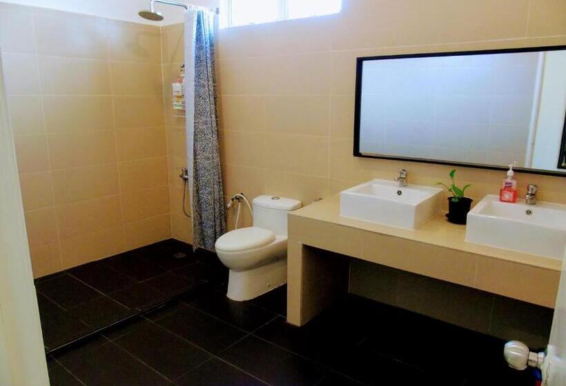 ペンション Rumah Putih Near Klia & Xiamen University