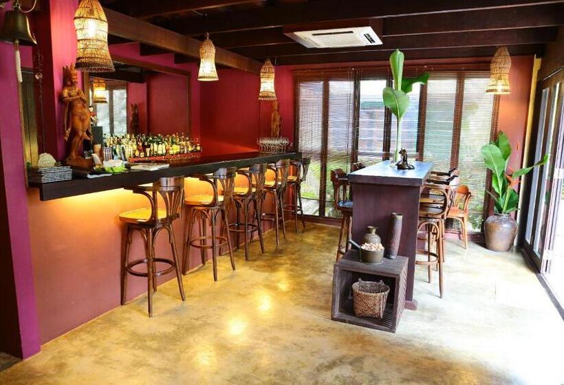 ペンション The Village House