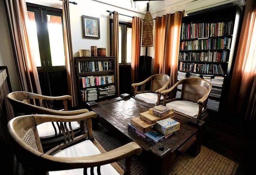 ペンション The Village House