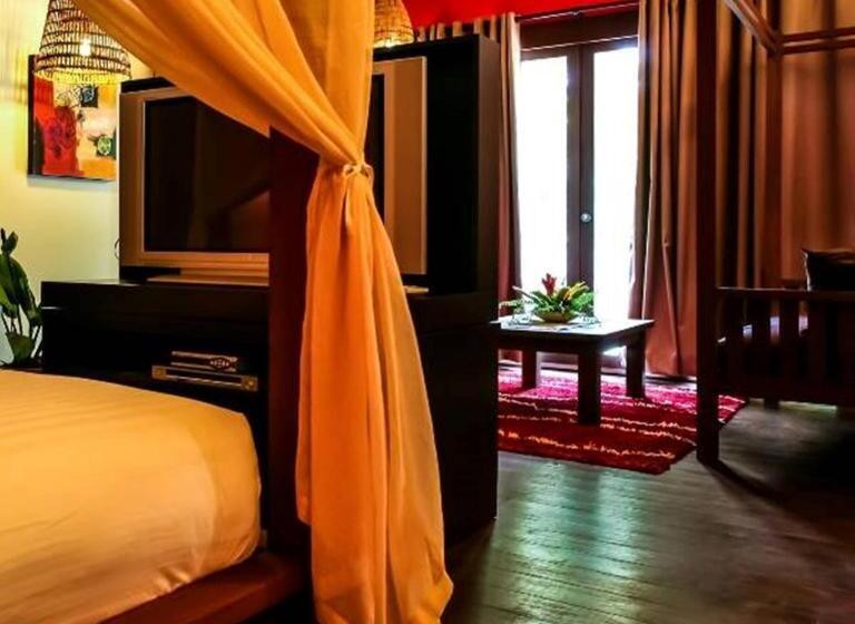 ペンション The Village House