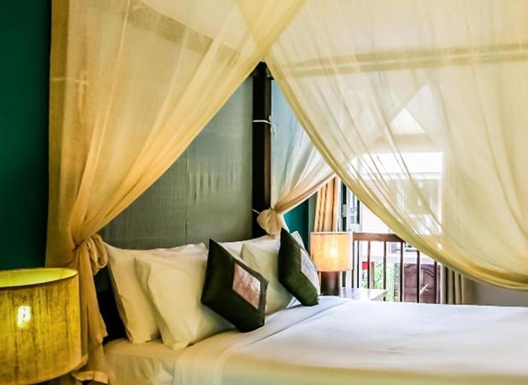 ペンション The Village House