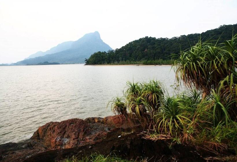 ペンション The Village House