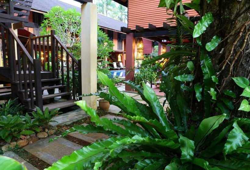 ペンション The Village House