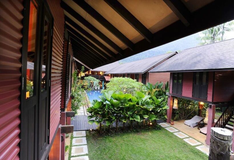 ペンション The Village House