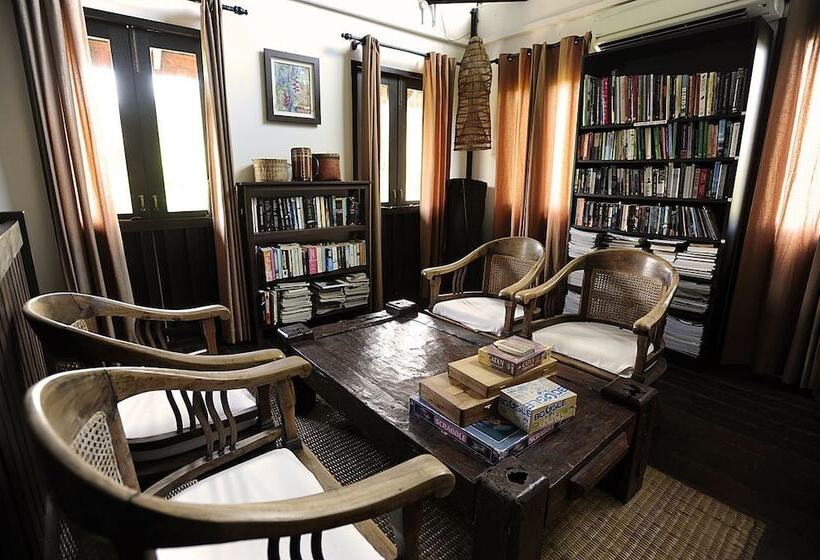 ペンション The Village House