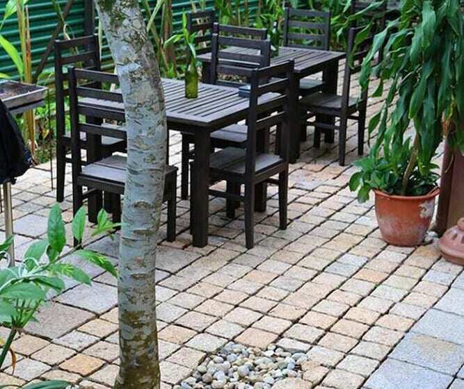 ペンション The Village House