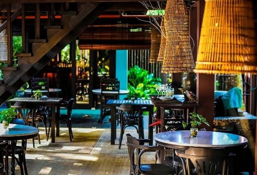 ペンション The Village House