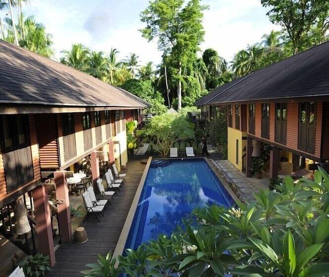 ペンション The Village House