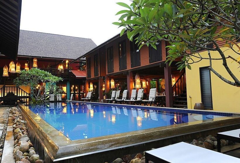 ペンション The Village House