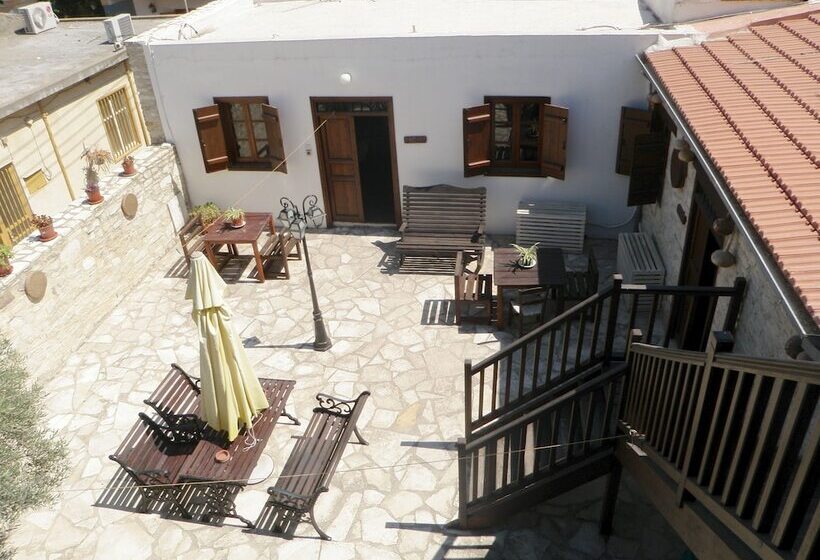 Romios Holiday Apartments