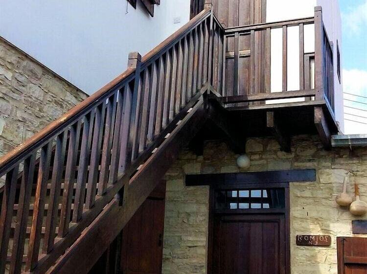 Romios Holiday Apartments