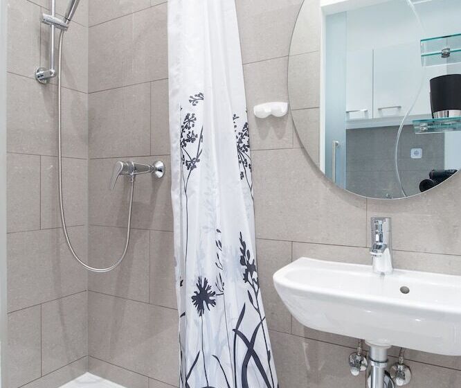 Royal Resort Apartments Westbahnhof