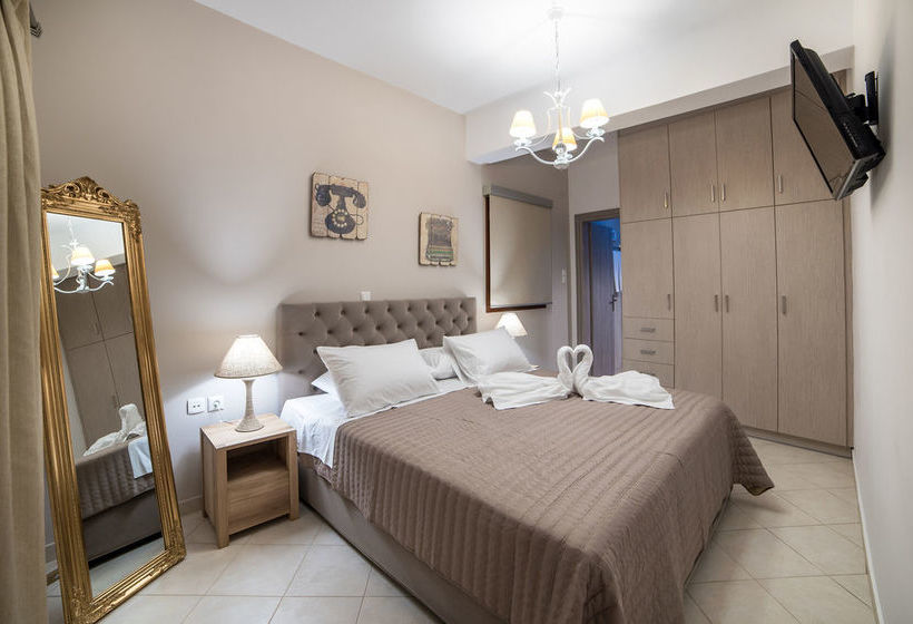 Suite Home Santorini