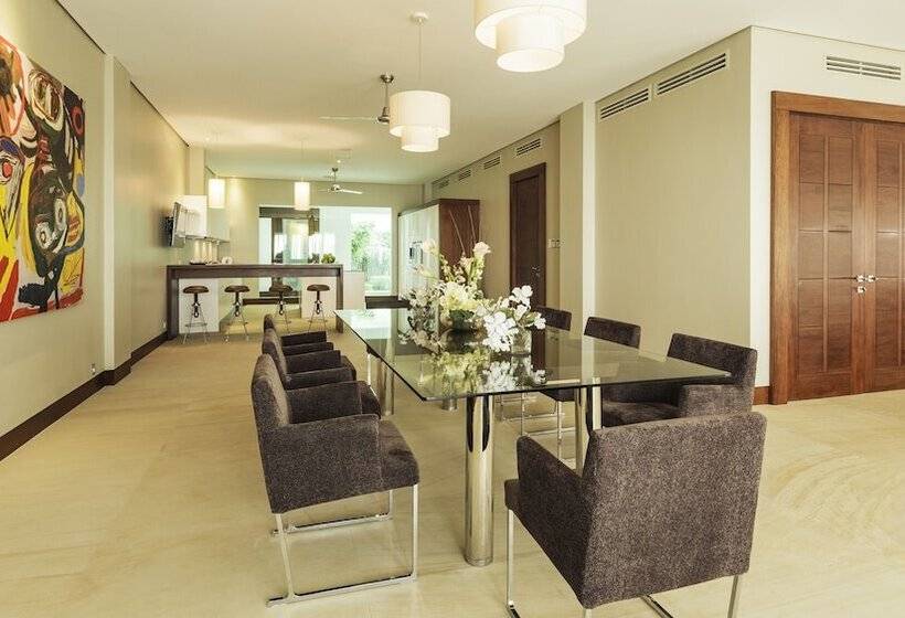 Under The Stars Luxury Apartments