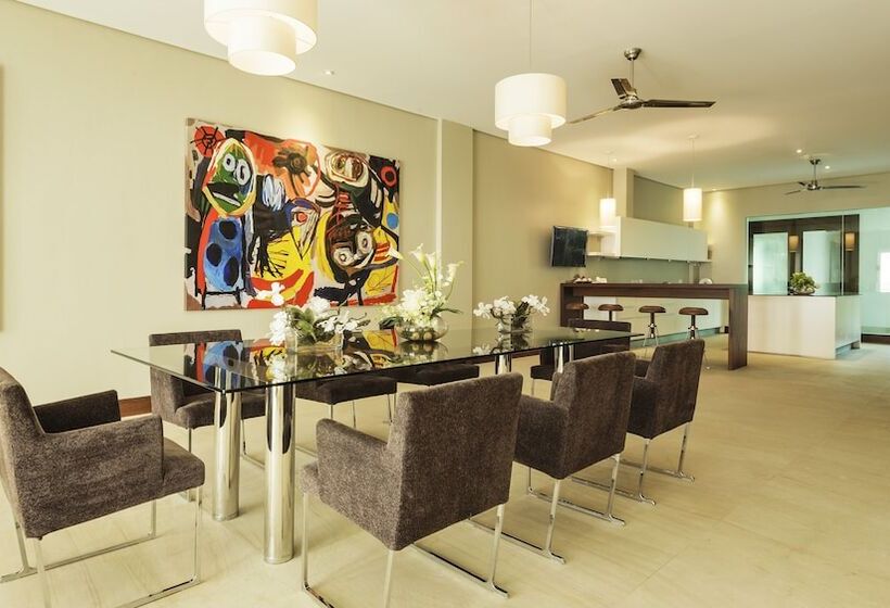 Under The Stars Luxury Apartments