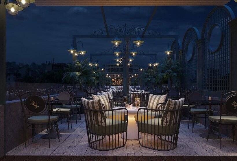 Victor Metropolis Hotel & Rooftop Bar