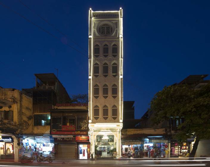 Victor Metropolis Hotel & Rooftop Bar