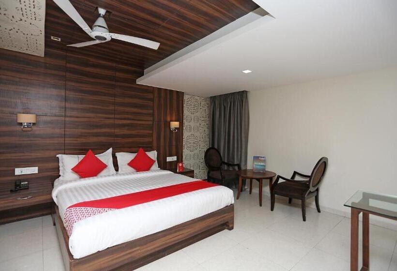 בית מלון כפרי Oyo 5561  Cambean