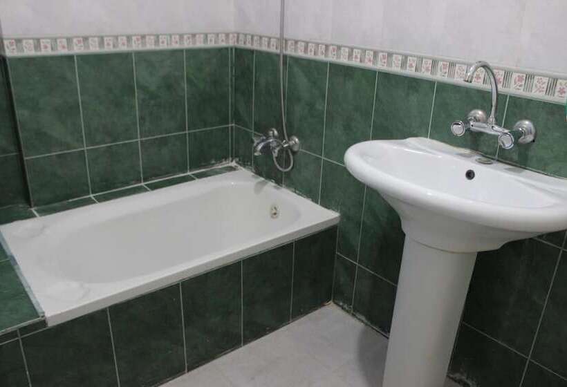 تختخواب و صبحانه Petra Rest Home