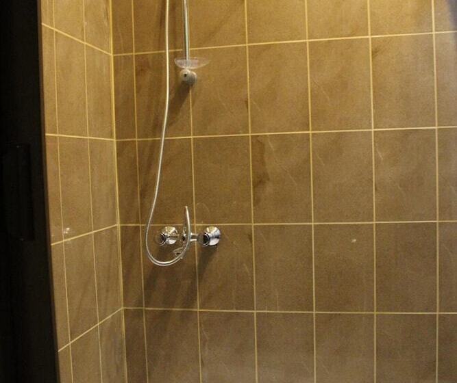 تختخواب و صبحانه Petra Rest Home