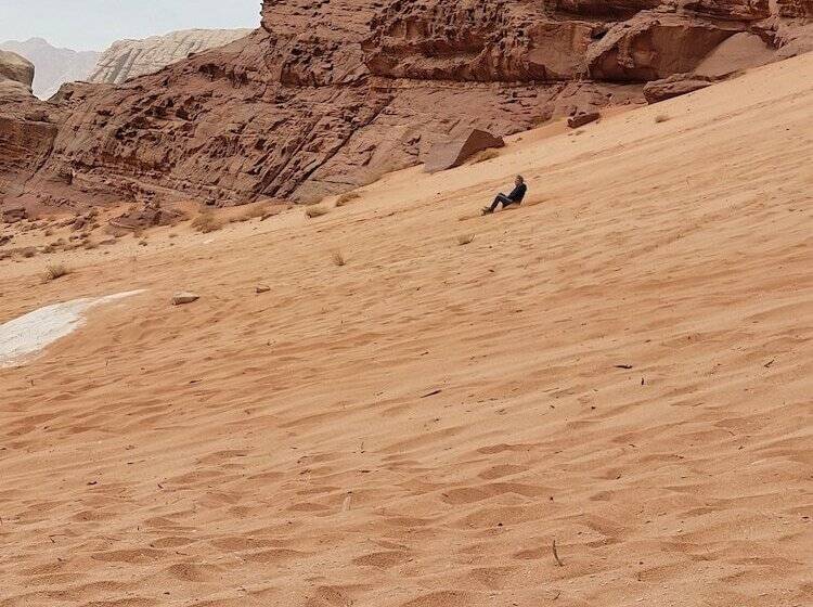هتل Bedouin Future Camp