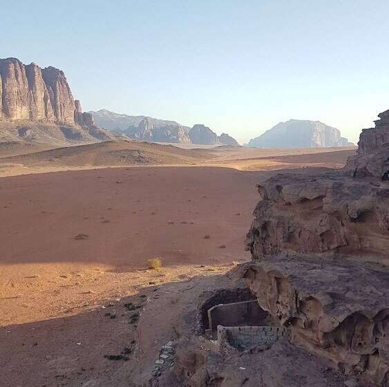 هتل Bedouin Future Camp