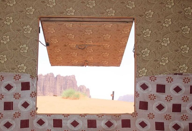 هتل Wadi Rum Caravan Camp