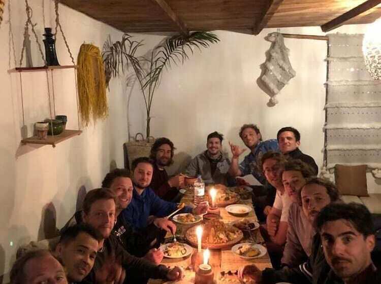 هاستل Surf House Lodge