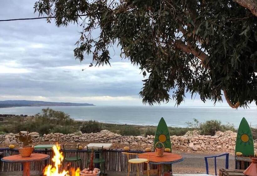 هاستل Surf House Lodge