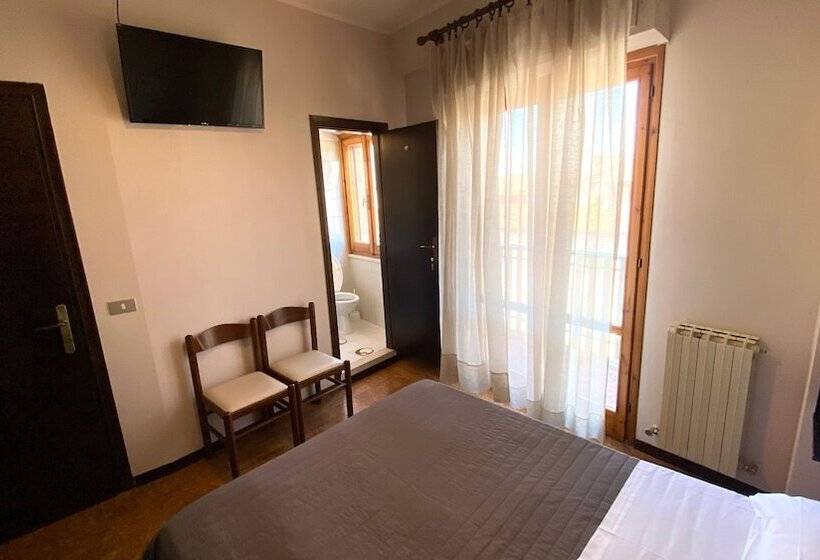 هاستل Umbria Green