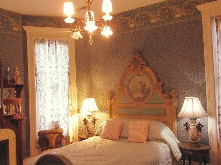 Bed and Breakfast Johnstone Mansiion