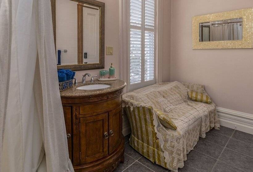 مبيت وإفطار Pinc Lady Mansion