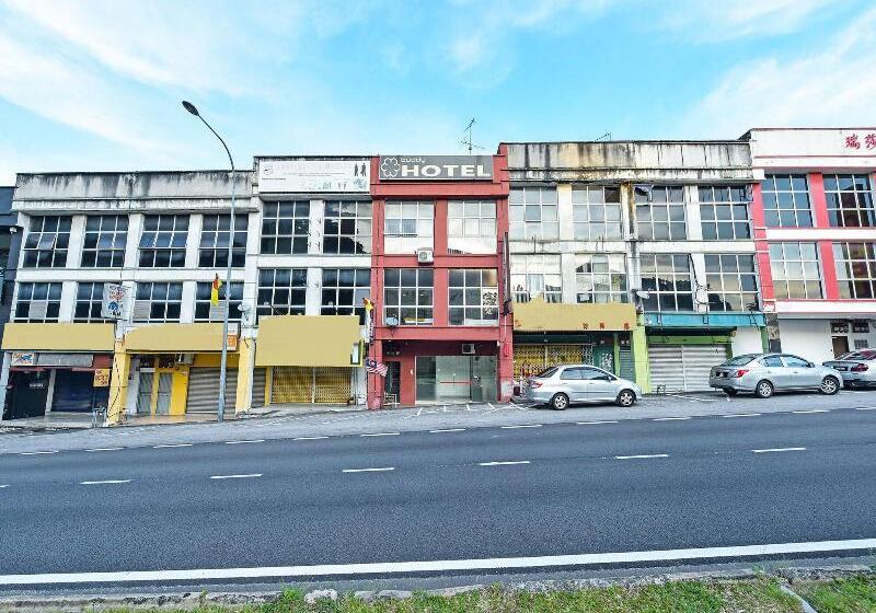 Gks Hotel By Oyo Rooms