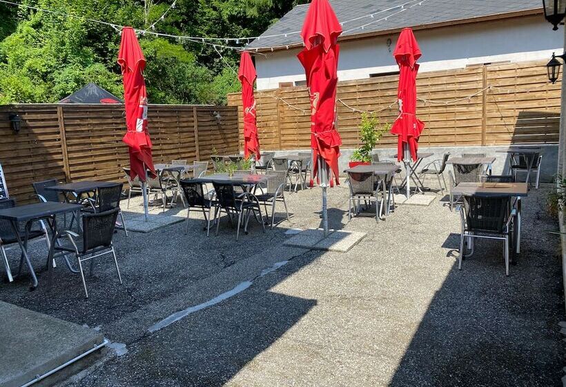 여관 1 Rte De Contrevoz