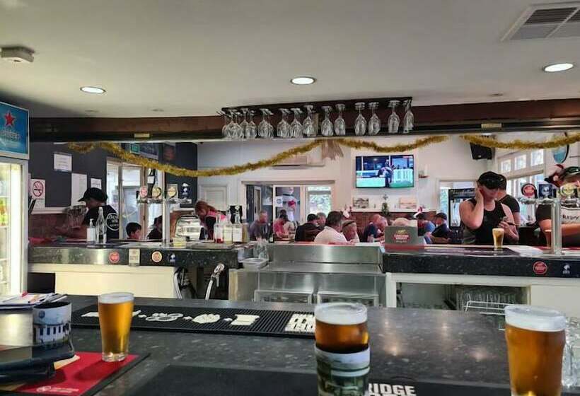 בית מלון כפרי 123 Melbourne St