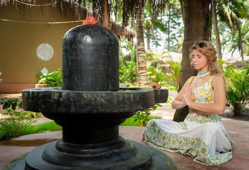 בית מלון כפרי Amadi Beach Front Resort