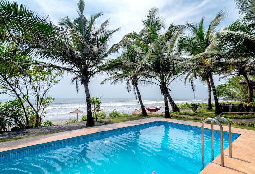 בית מלון כפרי Amadi Beach Front Resort